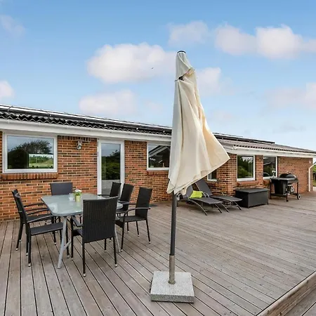 4 Bedroom Awesome In *