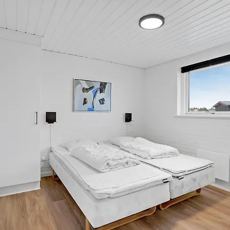 4 Bedroom Awesome In Сasa de vacaciones